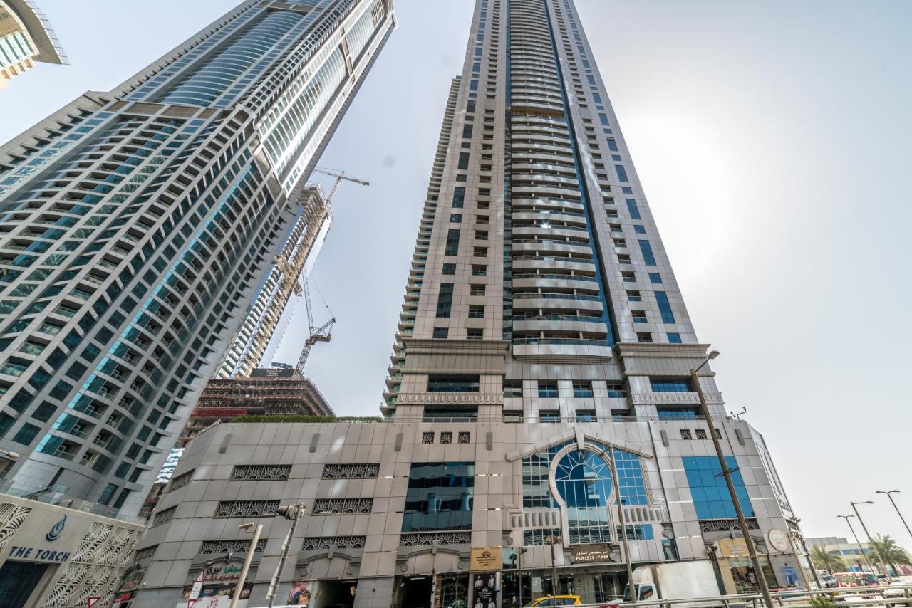 Yanjoon Holiday Homes - Princess Tower Apartments Dubai Esterno foto